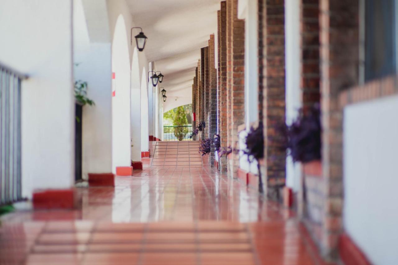 Hotel La Fuente, Saltillo Exterior photo